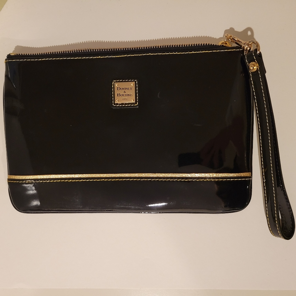 DOONEY&BOURKE CLUTCH